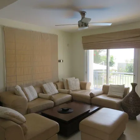 בית נופש Victoria Paphos